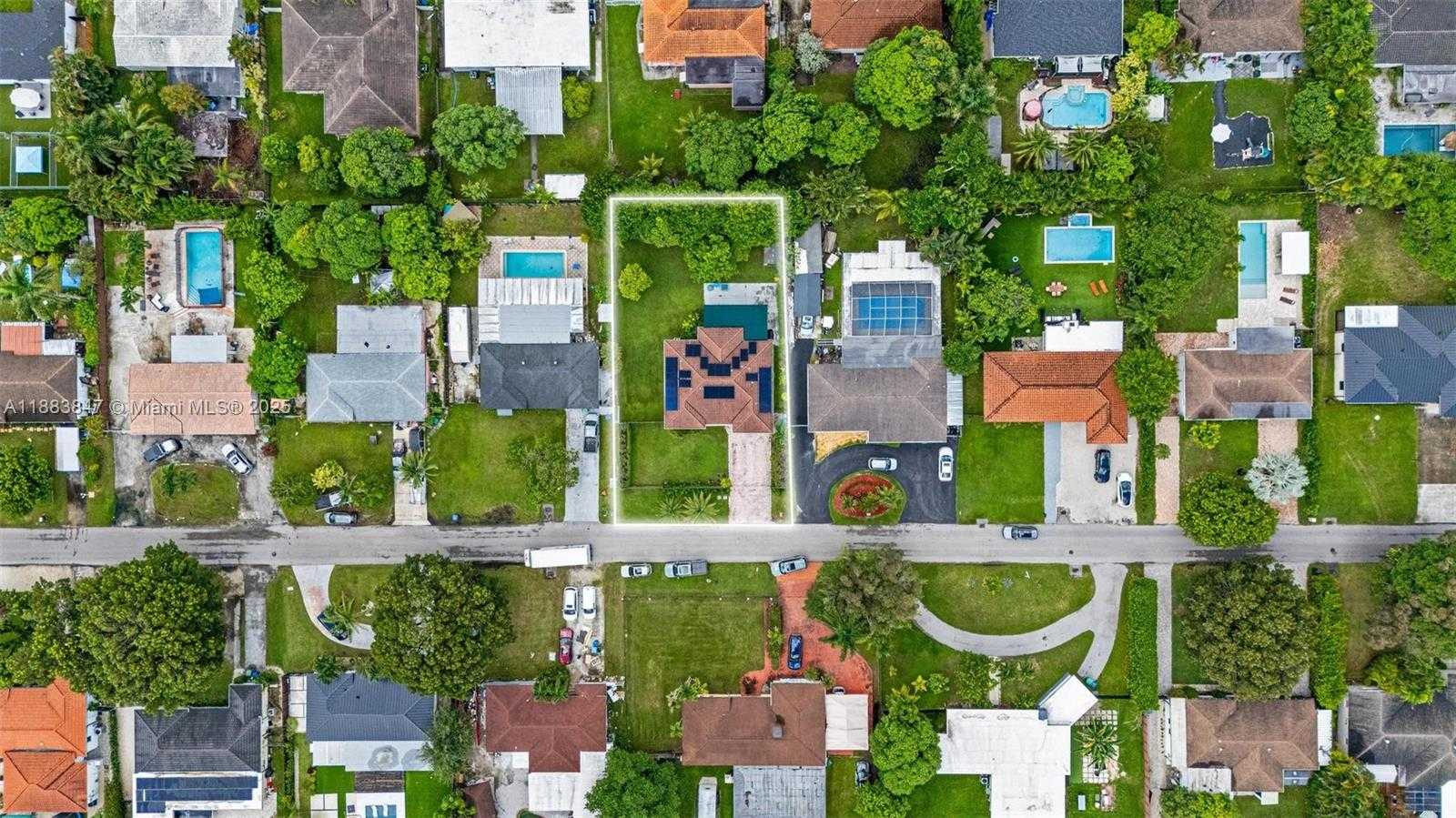 Small Image of 13710 NORTH EAST 1ST AVE, Miami Number 39