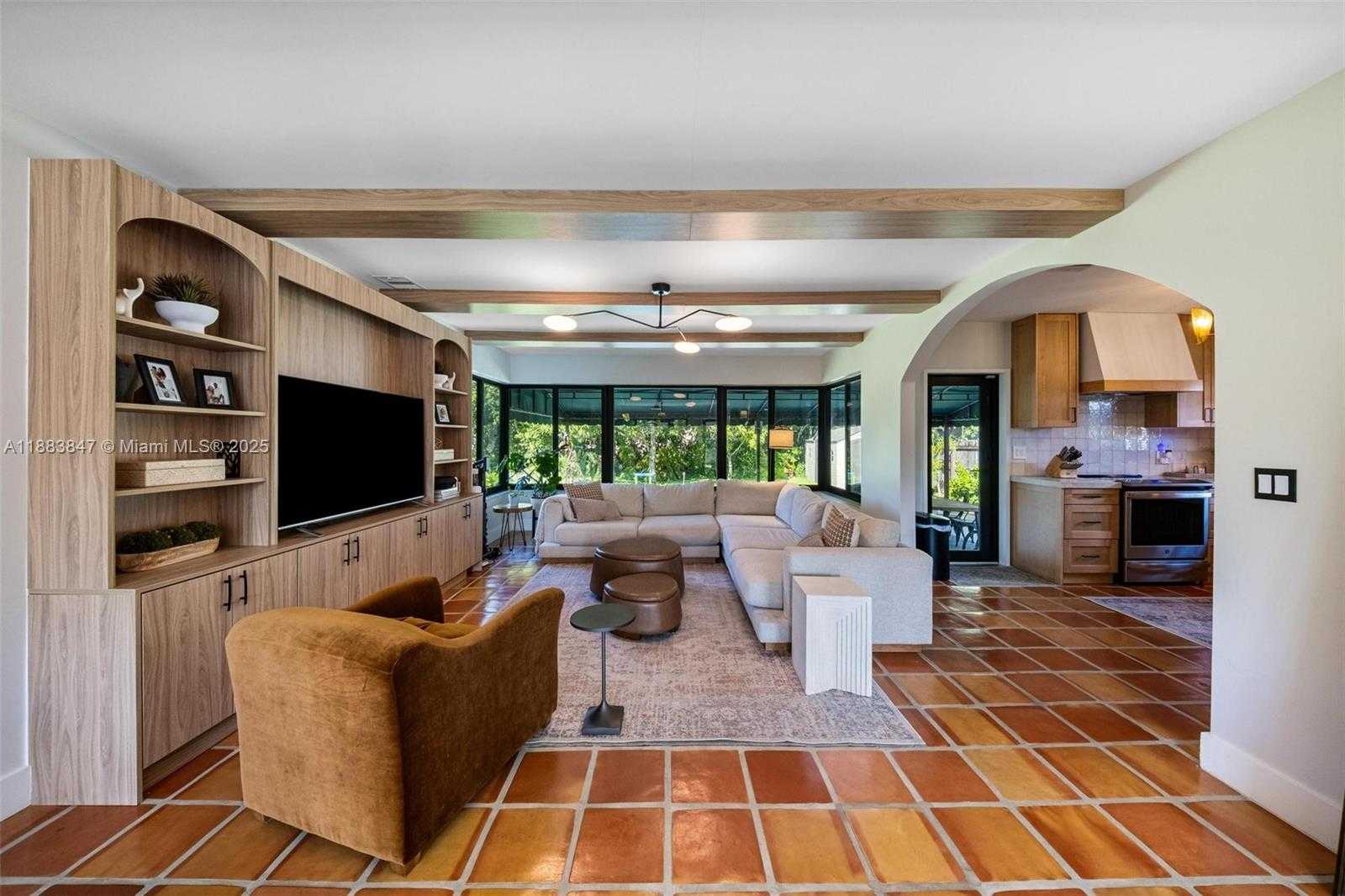 Small Image of 13710 NORTH EAST 1ST AVE, Miami Number 7