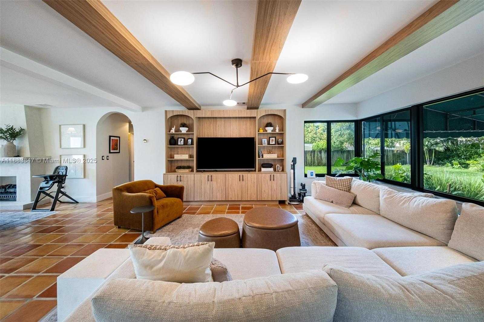 Small Image of 13710 NORTH EAST 1ST AVE, Miami Number 9