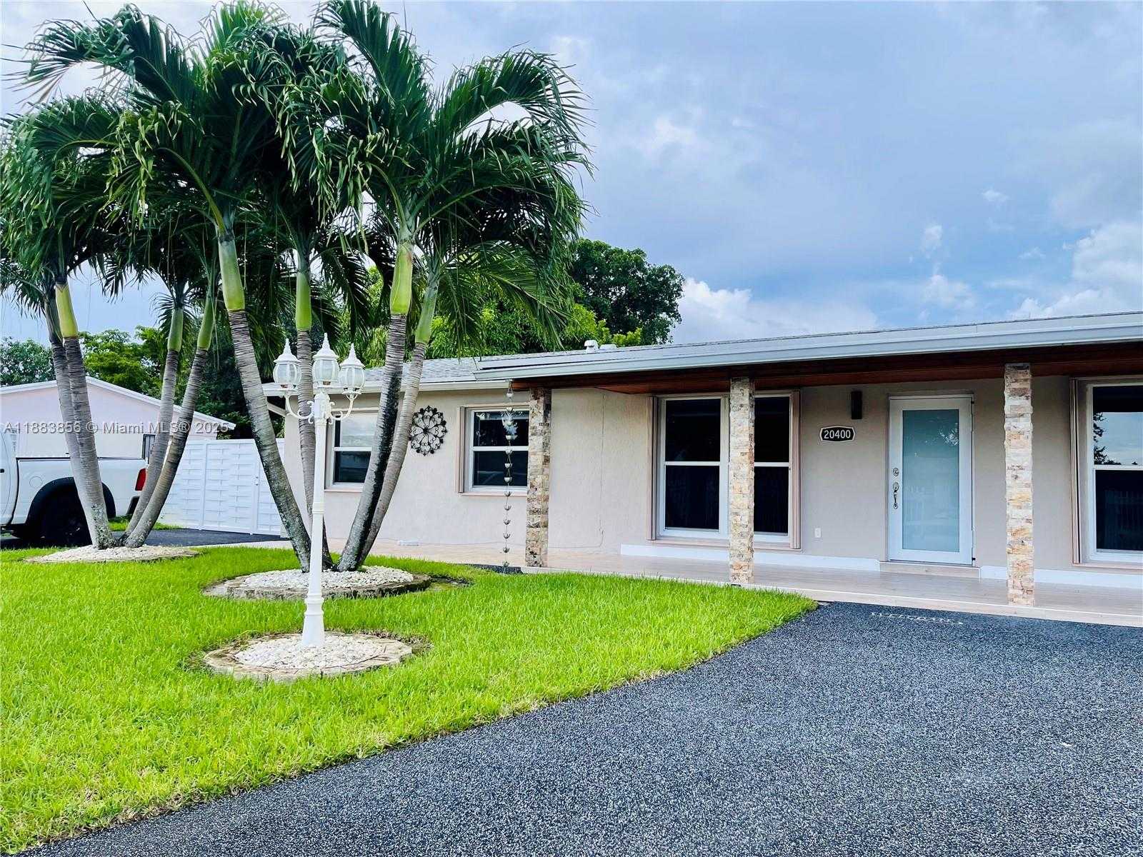 Small Image of 20400 NORTH WEST 40TH CT, Miami Gardens Number 10