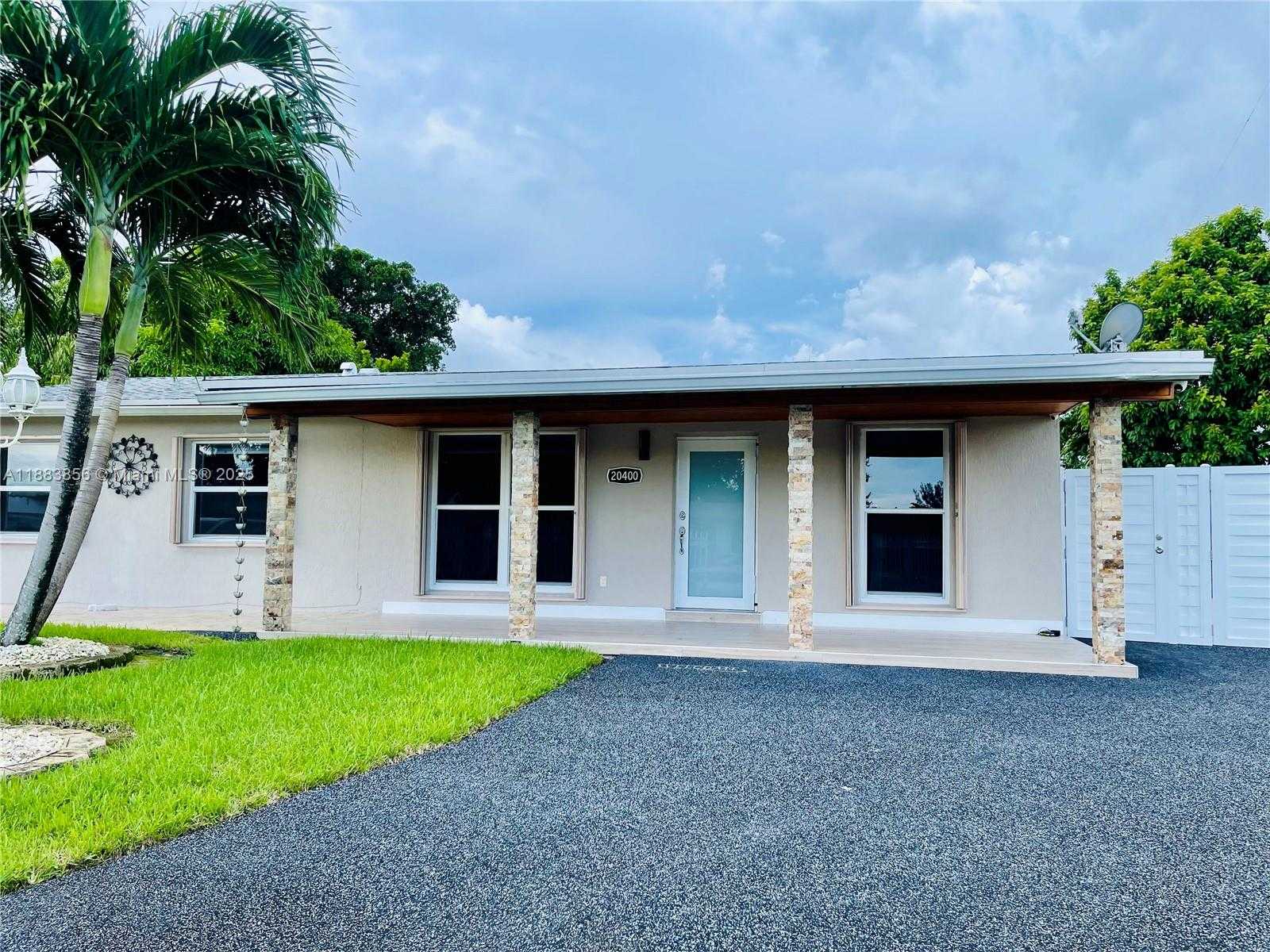 Small Image of 20400 NORTH WEST 40TH CT, Miami Gardens Number 12