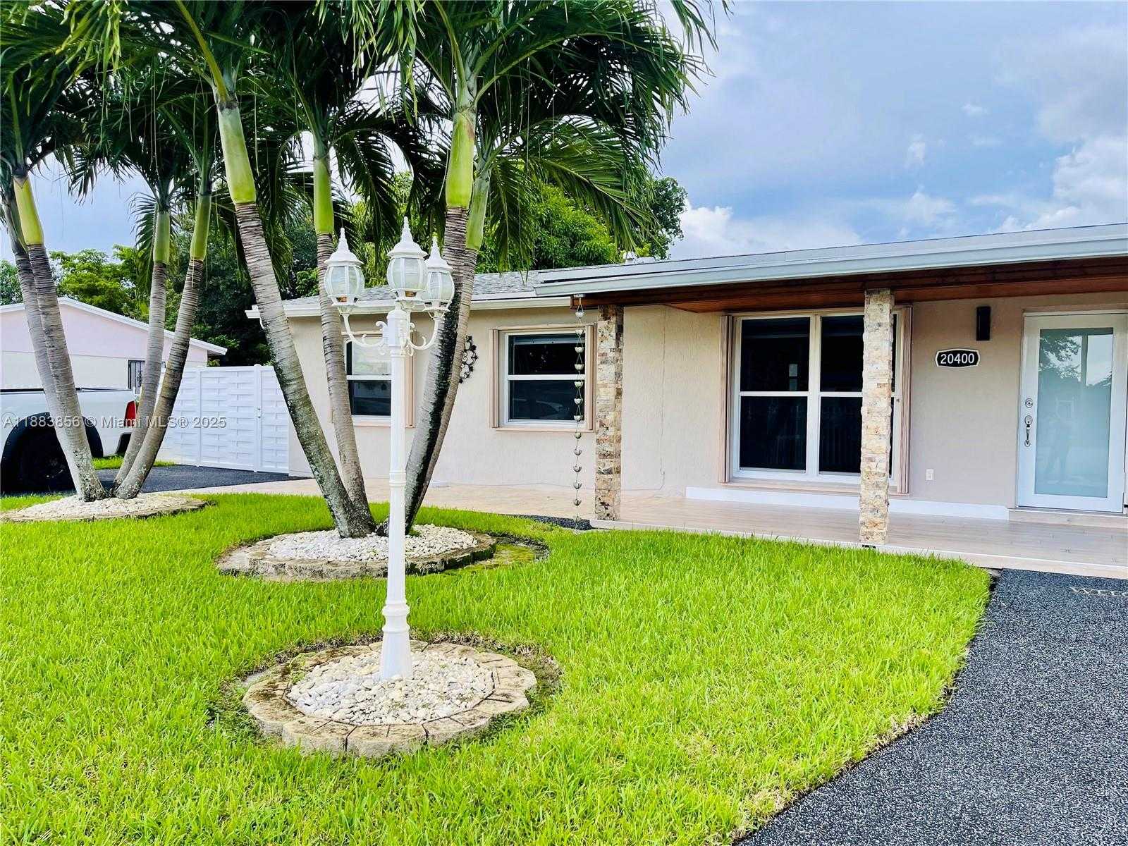 Small Image of 20400 NORTH WEST 40TH CT, Miami Gardens Number 13