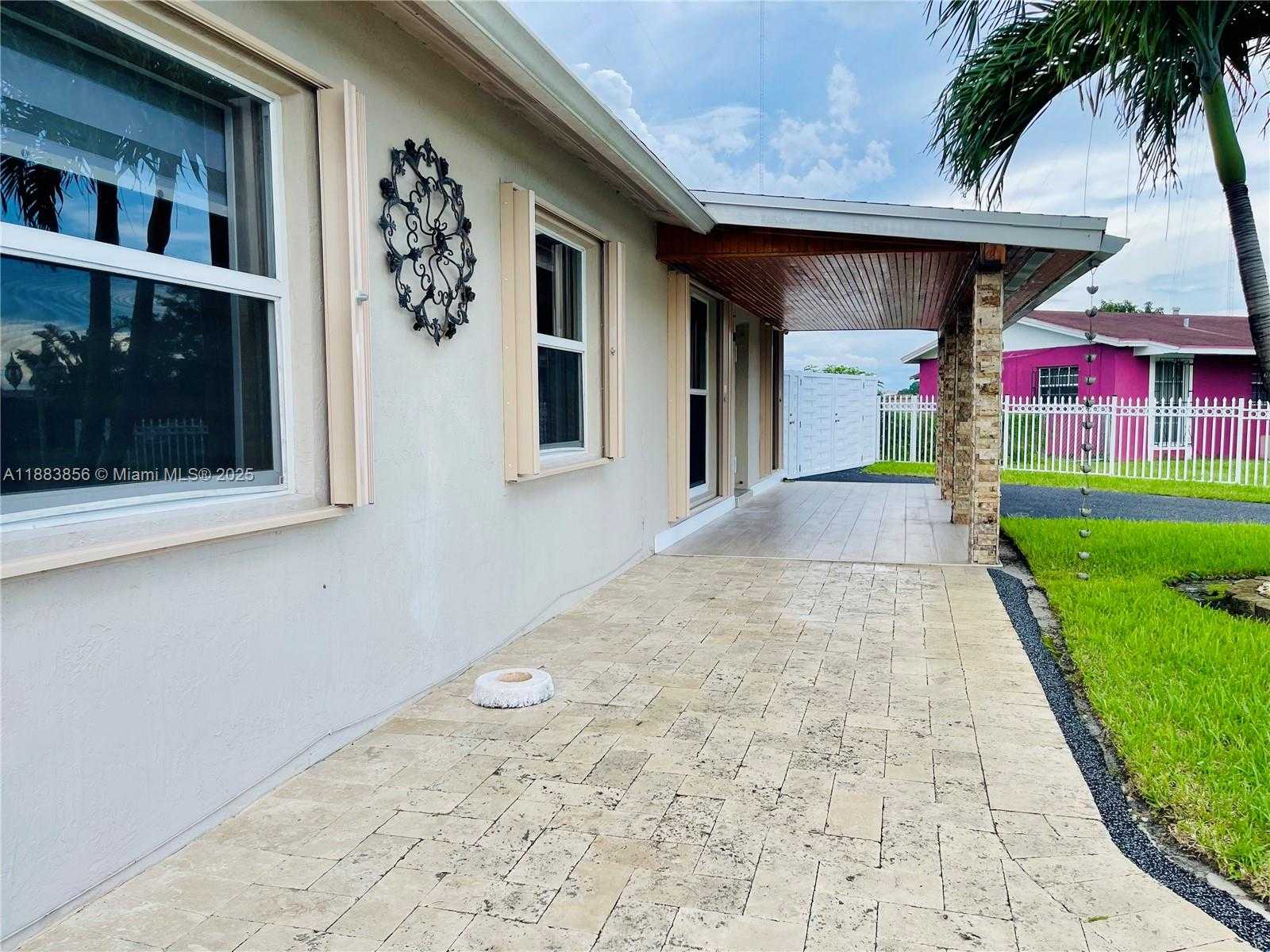 Small Image of 20400 NORTH WEST 40TH CT, Miami Gardens Number 15