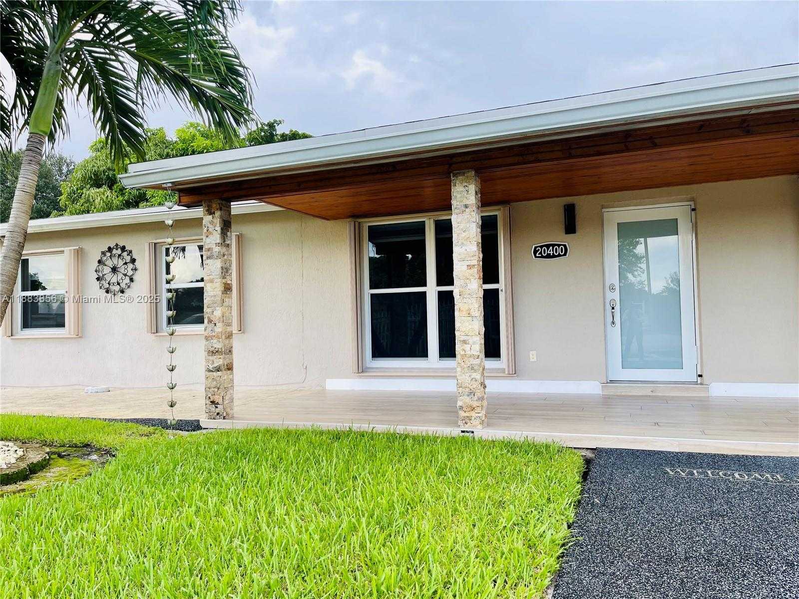 Small Image of 20400 NORTH WEST 40TH CT, Miami Gardens Number 17