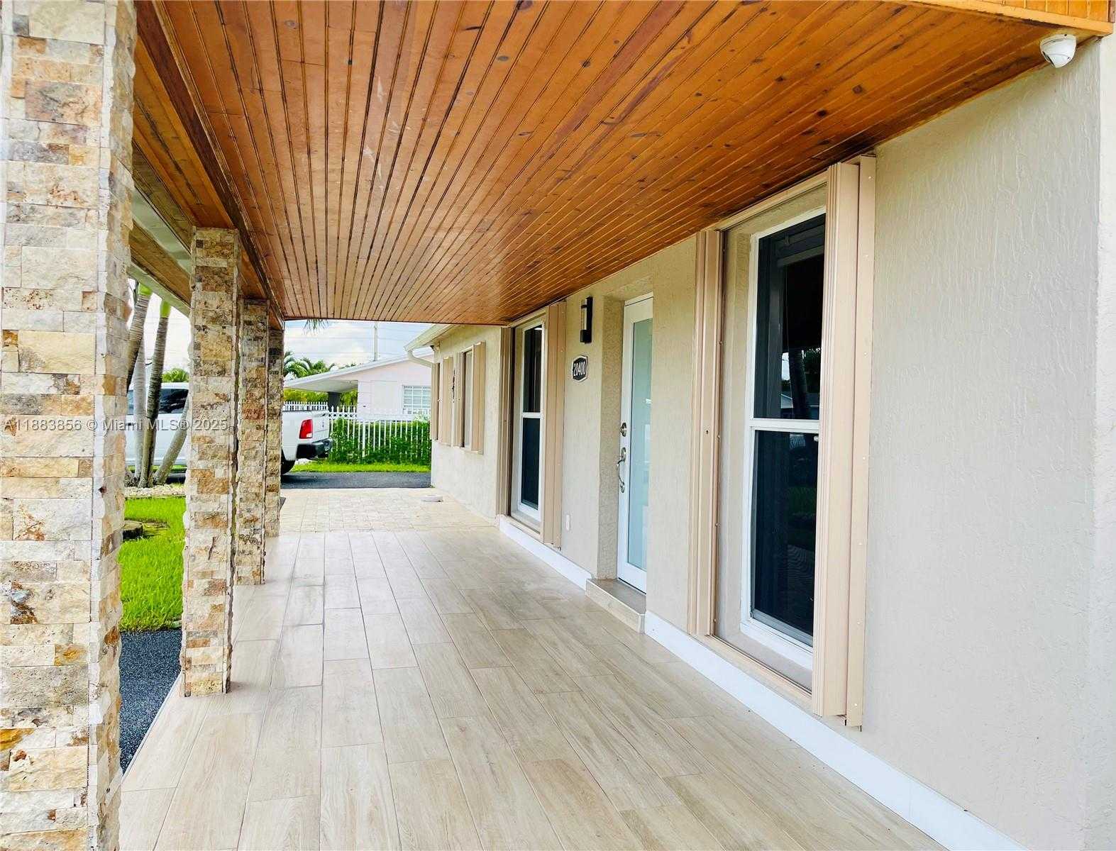 Small Image of 20400 NORTH WEST 40TH CT, Miami Gardens Number 20