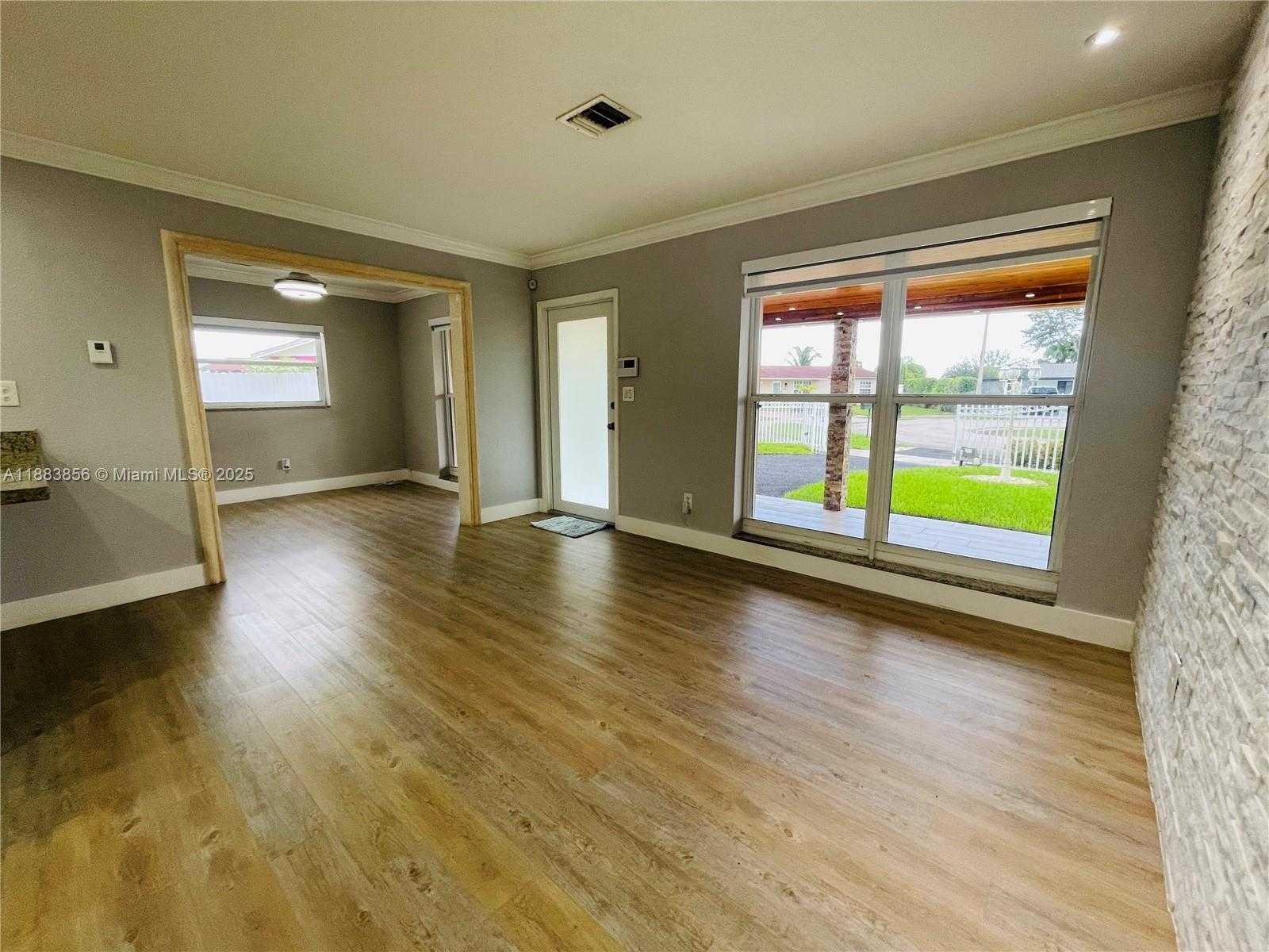 Small Image of 20400 NORTH WEST 40TH CT, Miami Gardens Number 25
