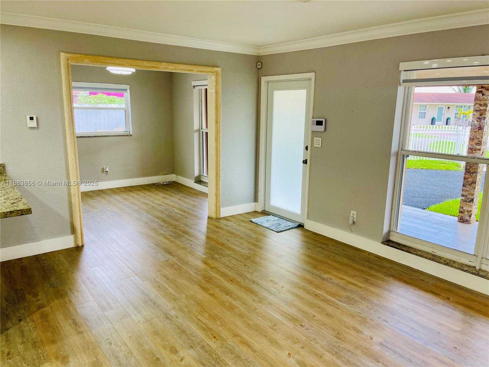 Small Image of 20400 NORTH WEST 40TH CT, Miami Gardens Number 26