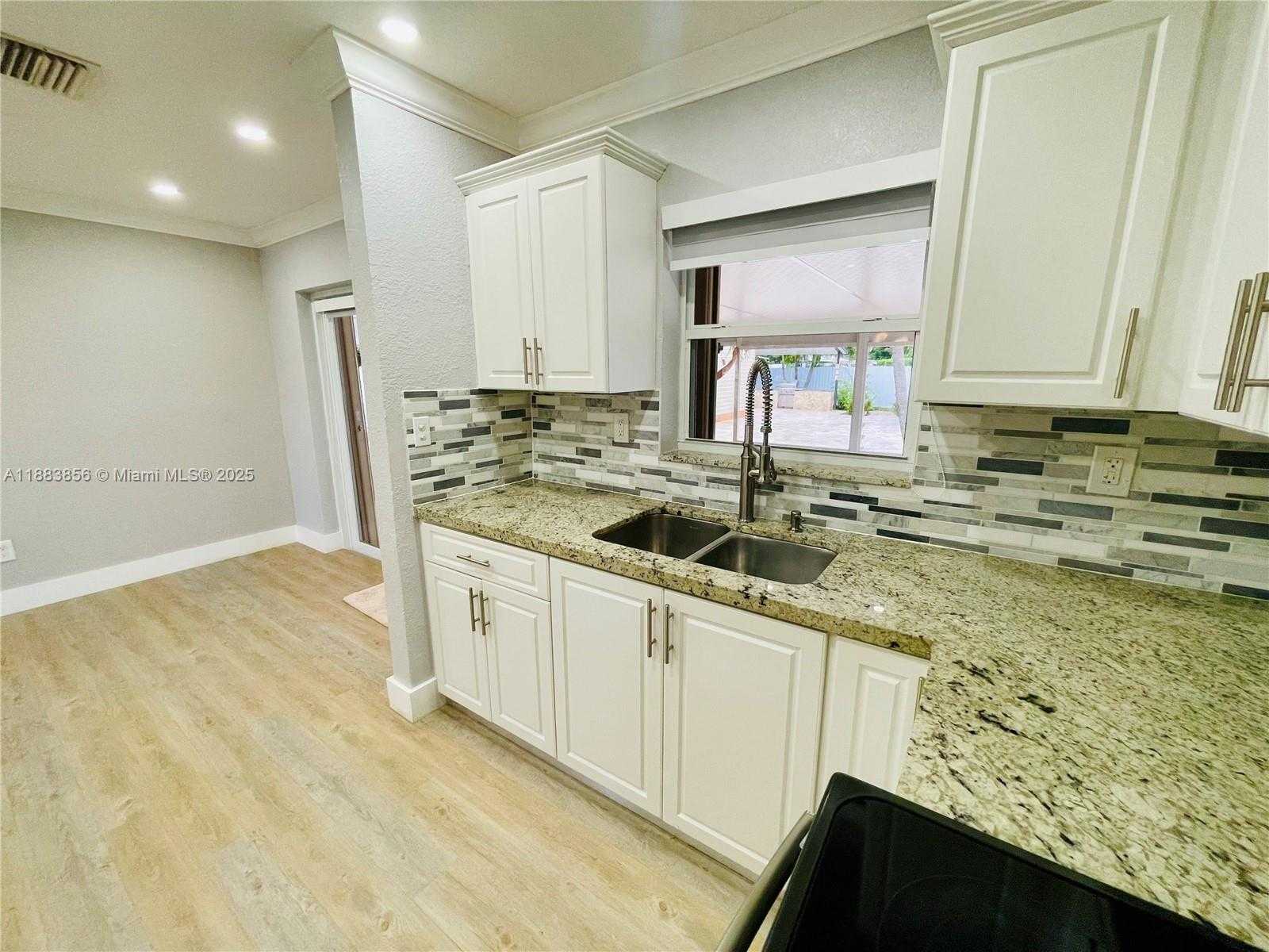 Small Image of 20400 NORTH WEST 40TH CT, Miami Gardens Number 40