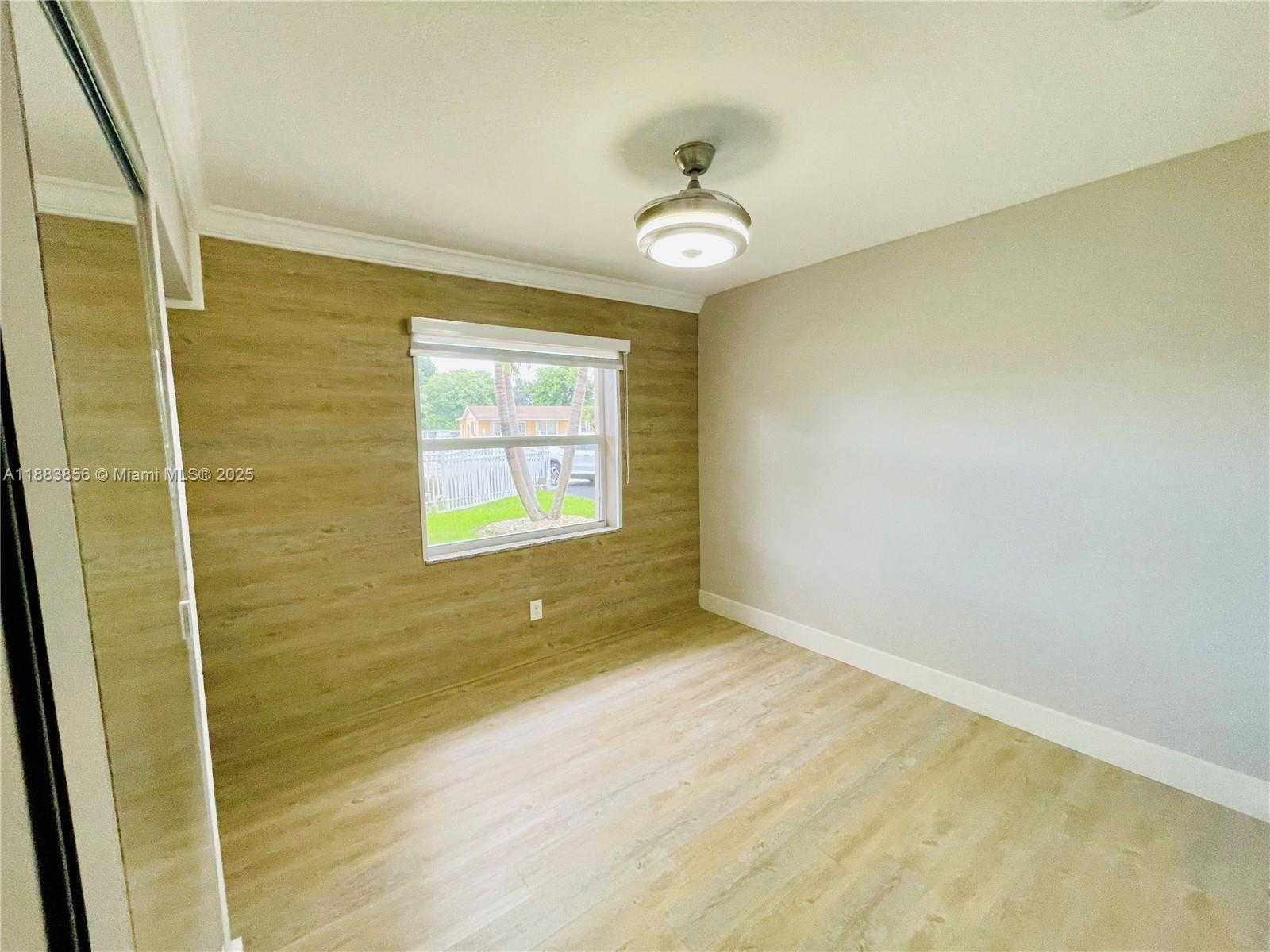 Small Image of 20400 NORTH WEST 40TH CT, Miami Gardens Number 50
