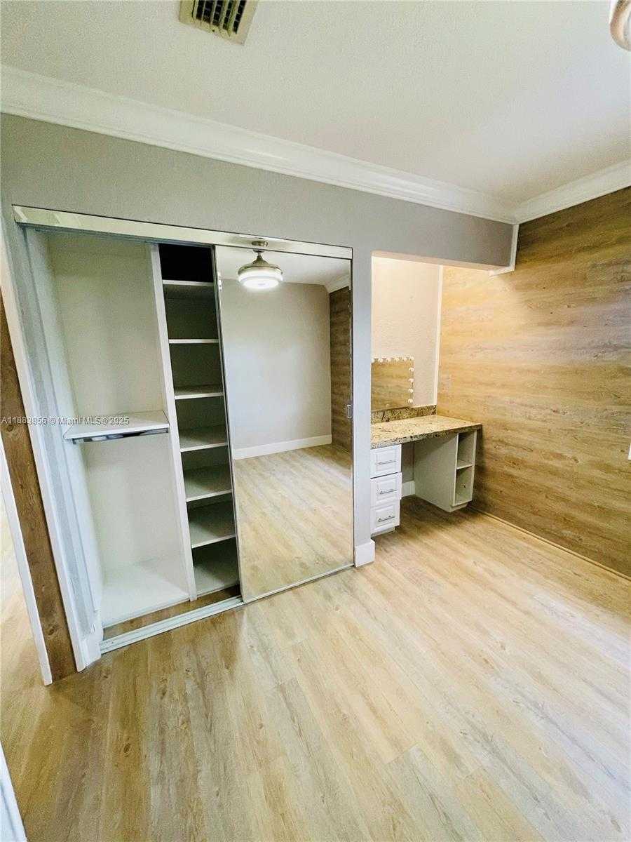 Small Image of 20400 NORTH WEST 40TH CT, Miami Gardens Number 54
