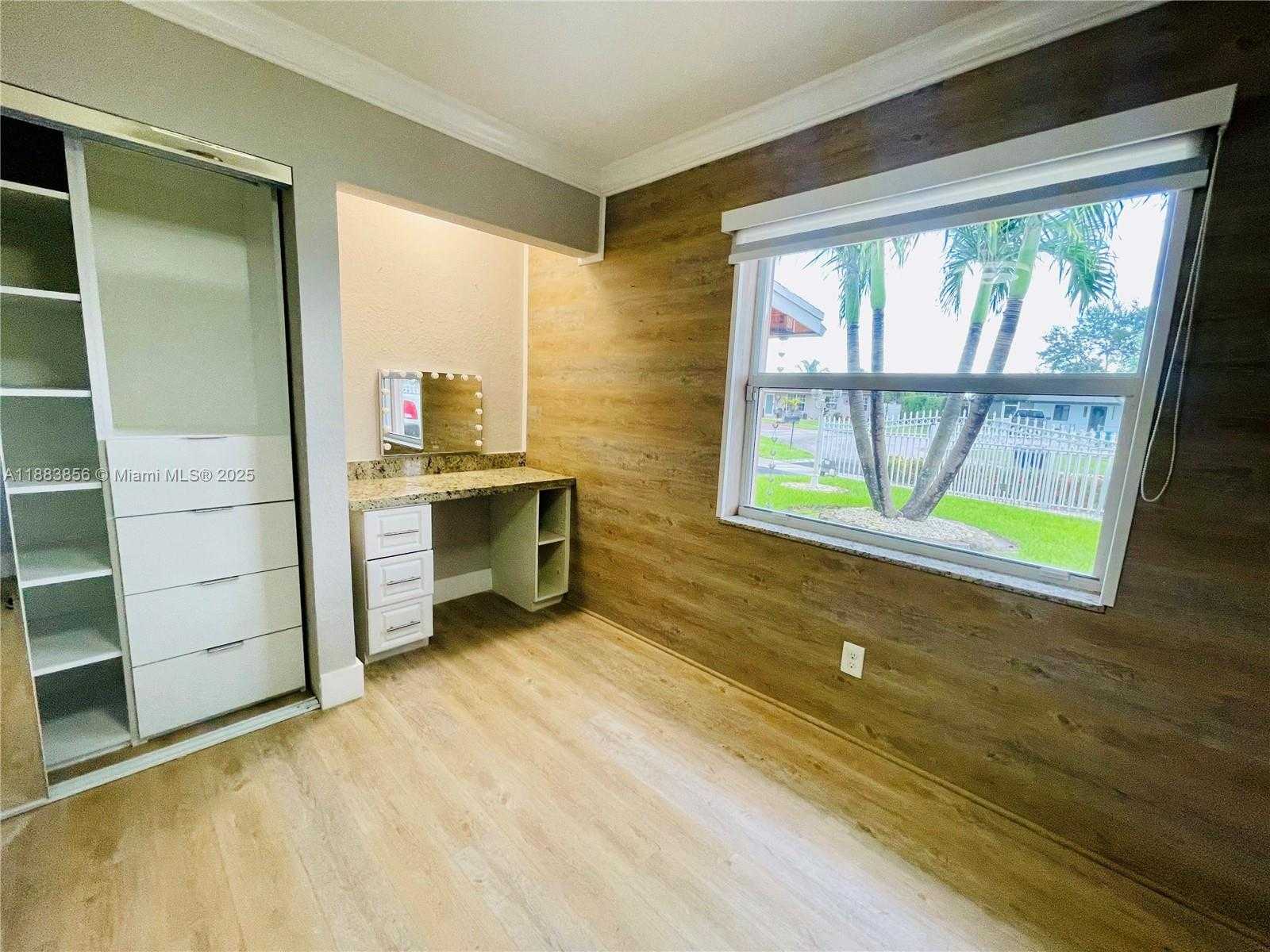 Small Image of 20400 NORTH WEST 40TH CT, Miami Gardens Number 55