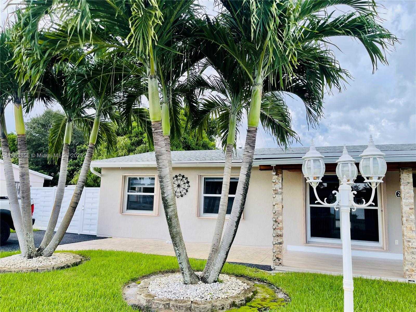 Small Image of 20400 NORTH WEST 40TH CT, Miami Gardens Number 6