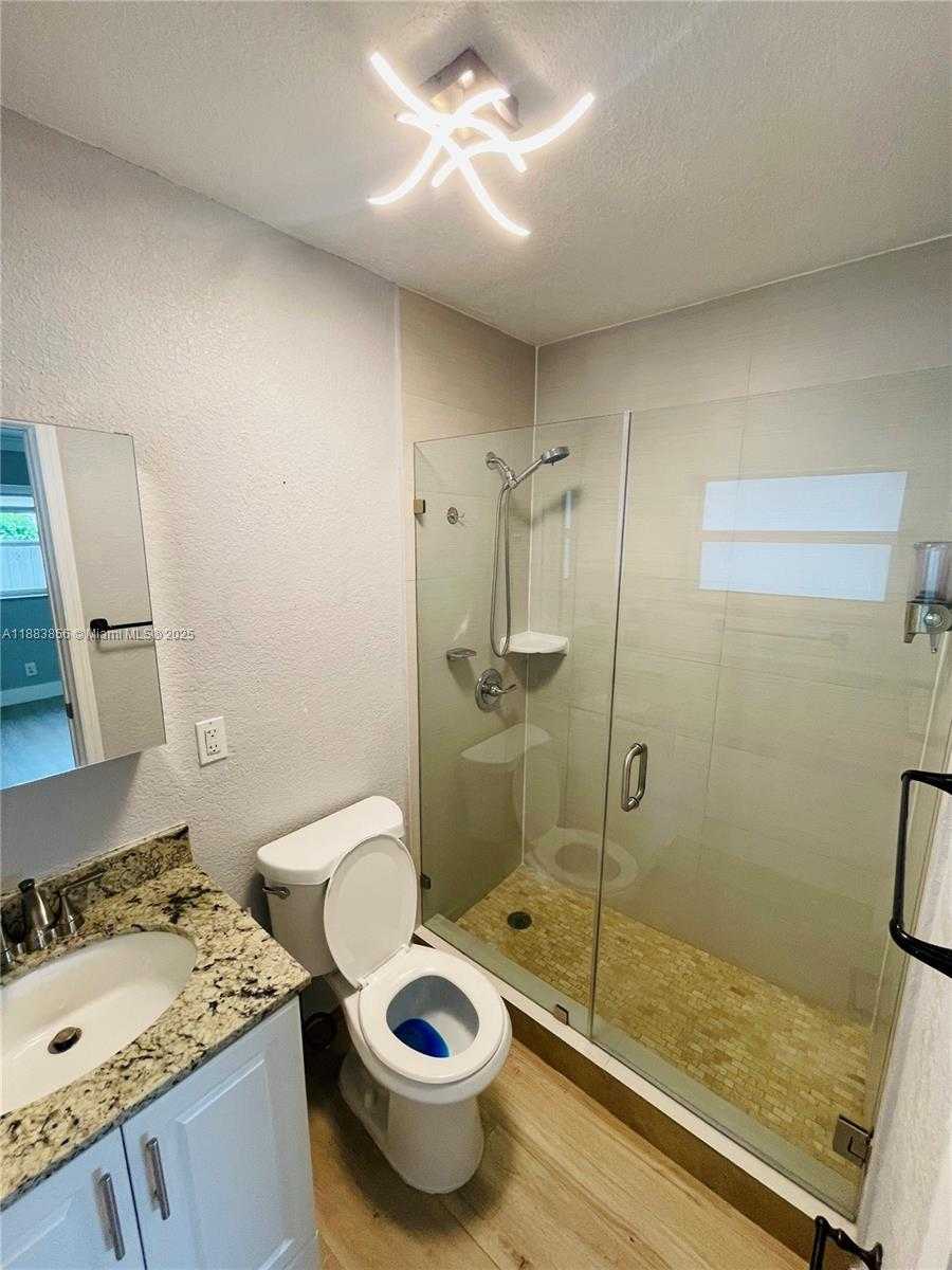 Small Image of 20400 NORTH WEST 40TH CT, Miami Gardens Number 63