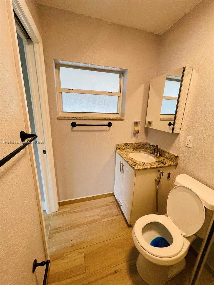 Small Image of 20400 NORTH WEST 40TH CT, Miami Gardens Number 64