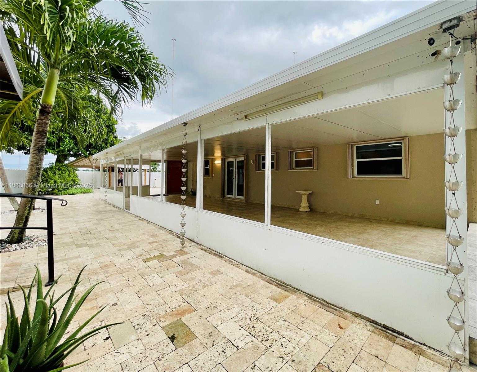 Small Image of 20400 NORTH WEST 40TH CT, Miami Gardens Number 71