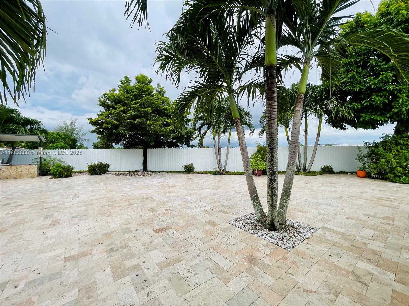 Small Image of 20400 NORTH WEST 40TH CT, Miami Gardens Number 74