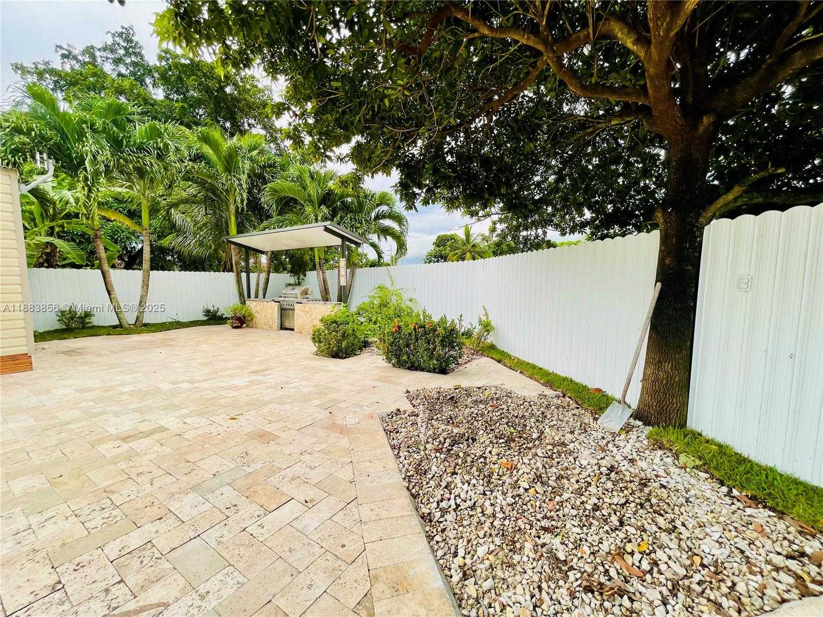 Small Image of 20400 NORTH WEST 40TH CT, Miami Gardens Number 75