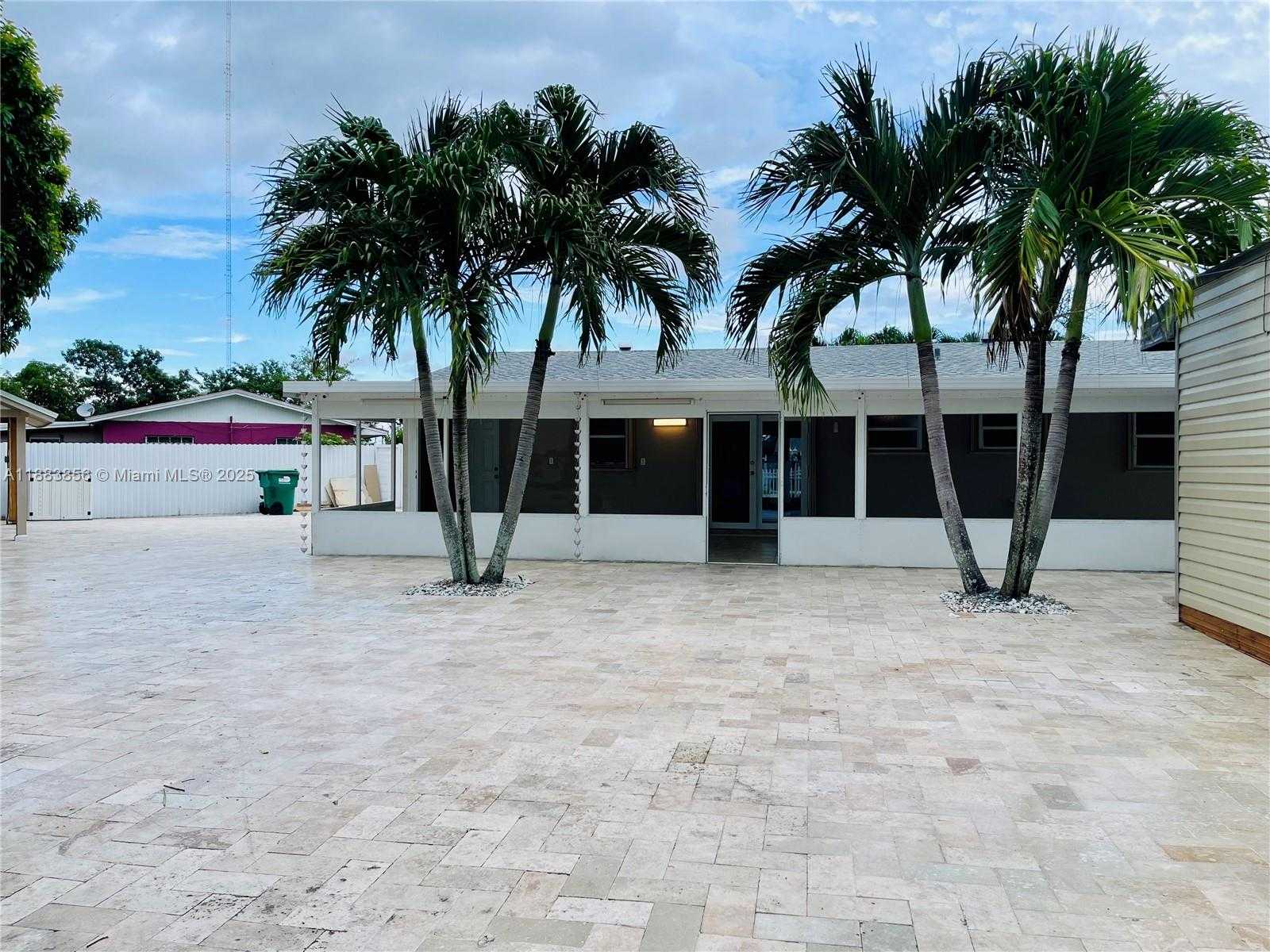 Small Image of 20400 NORTH WEST 40TH CT, Miami Gardens Number 81