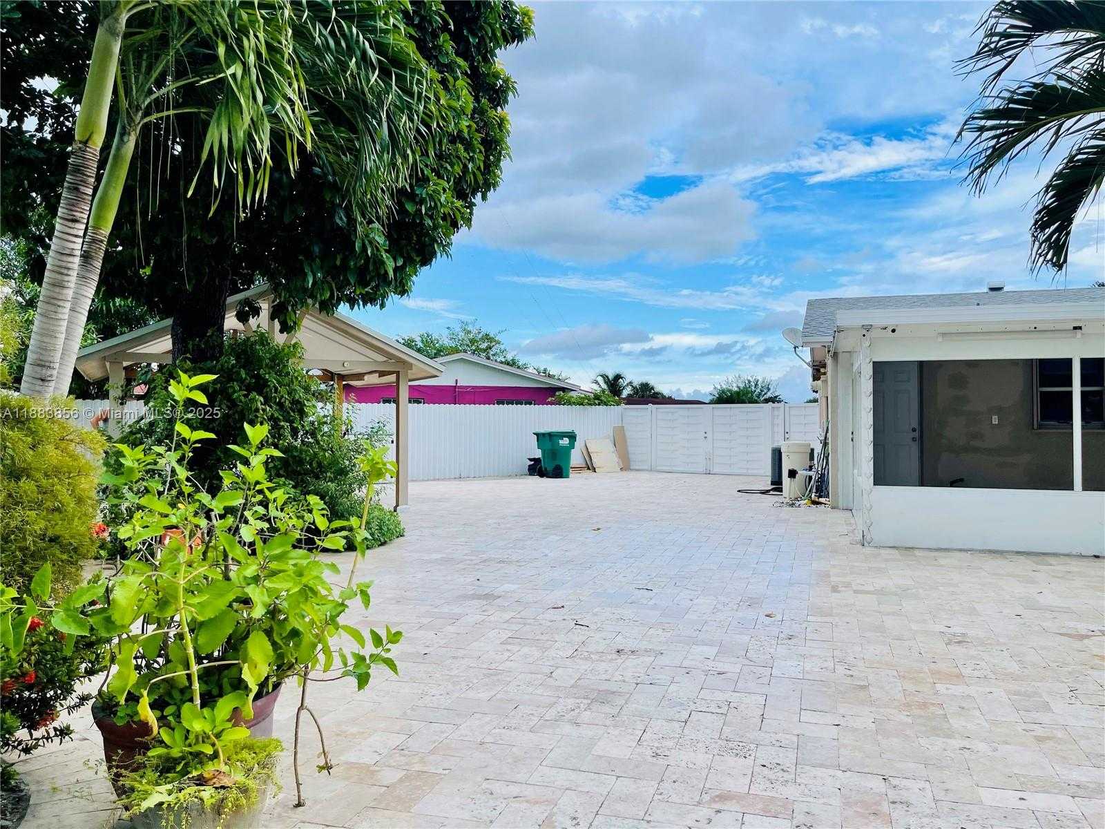 Small Image of 20400 NORTH WEST 40TH CT, Miami Gardens Number 82