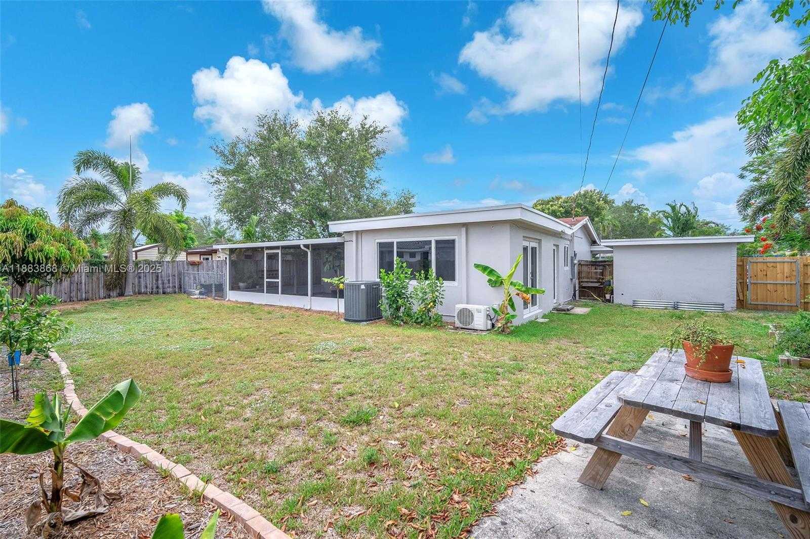 Small Image of 3641 SOUTH WEST 23RD CT, Fort Lauderdale Number 16
