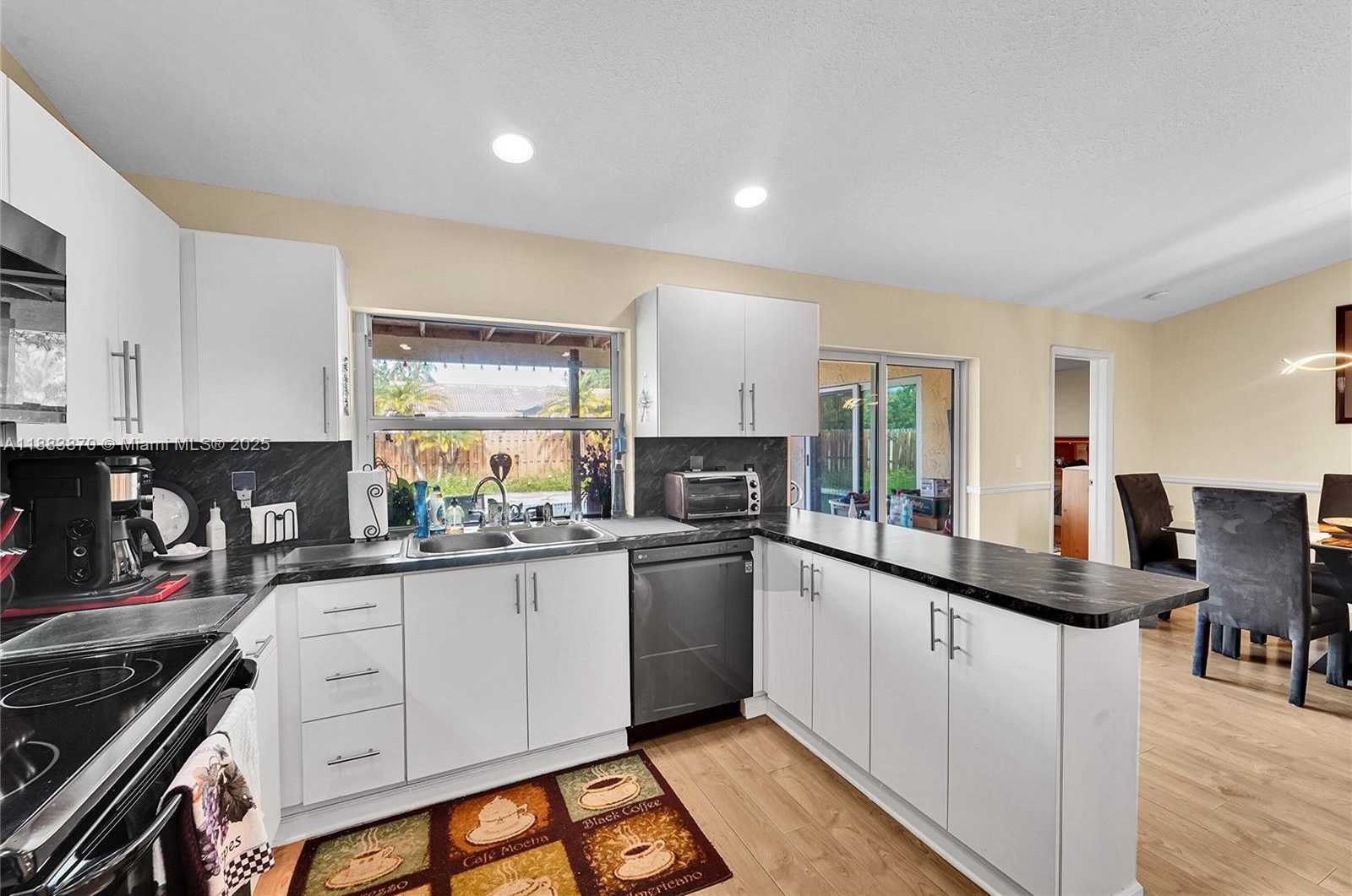 Small Image of 2928 NORTH WEST 94TH AVE, Coral Springs Number 9