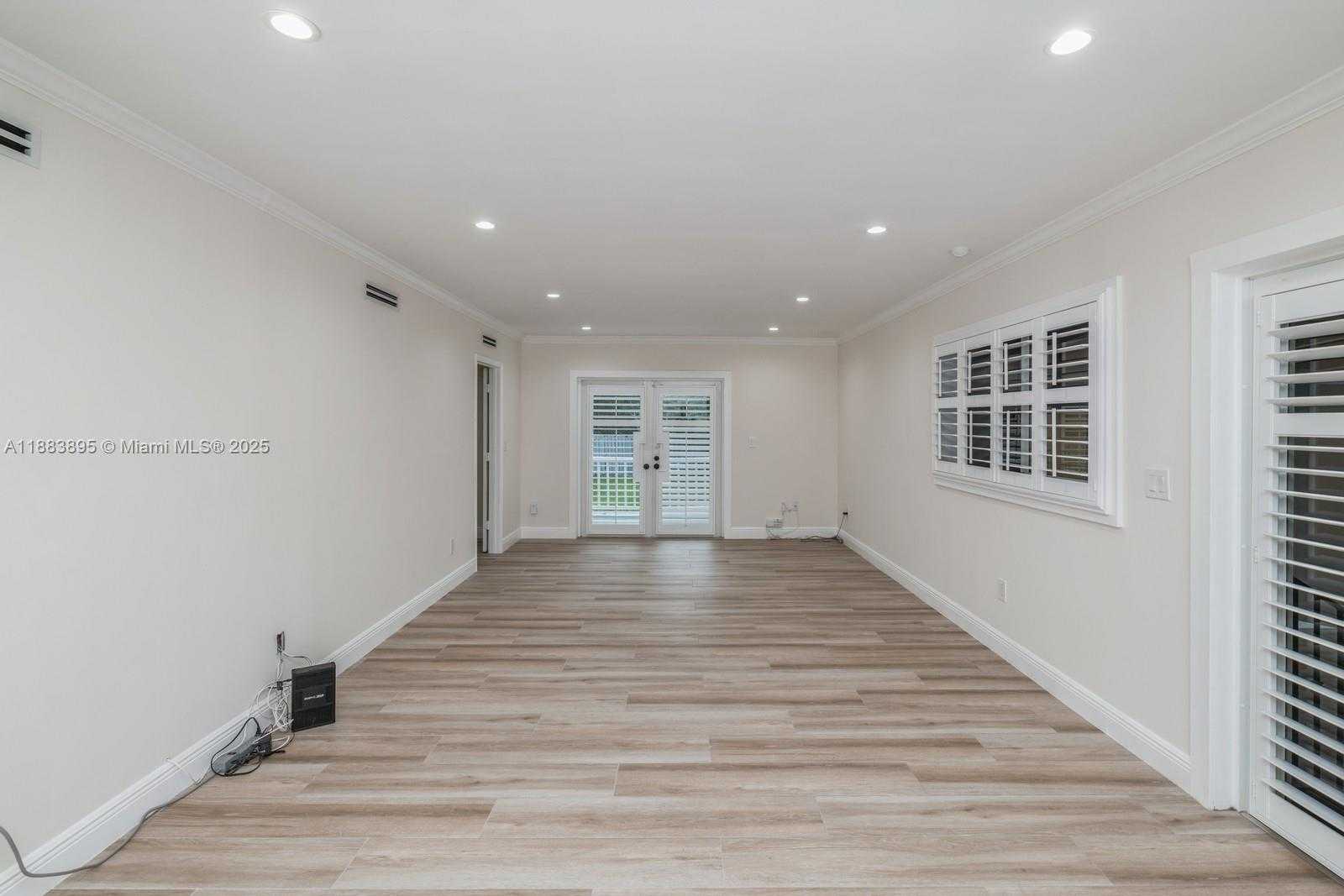 Small Image of 10300 SOUTH WEST 59TH AVE, Pinecrest Number 13