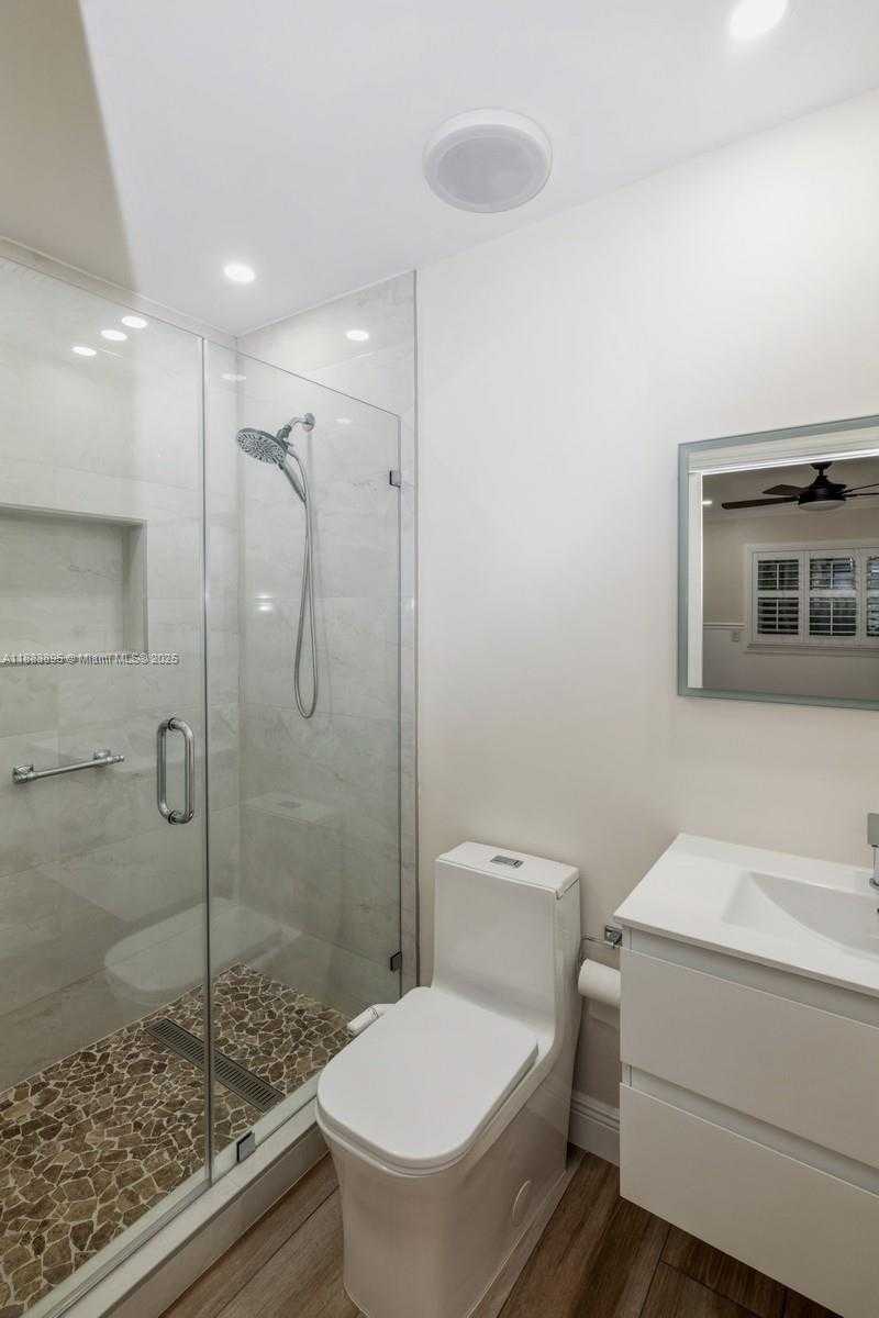 Small Image of 10300 SOUTH WEST 59TH AVE, Pinecrest Number 17