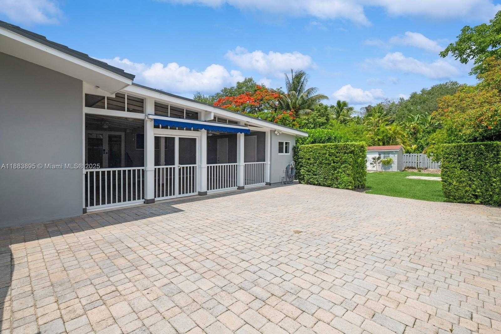 Small Image of 10300 SOUTH WEST 59TH AVE, Pinecrest Number 27