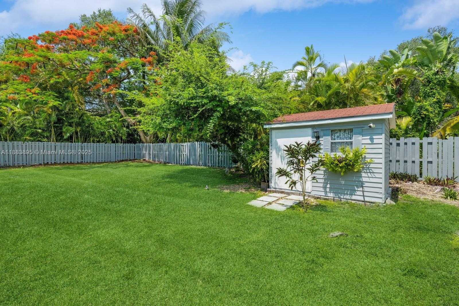 Small Image of 10300 SOUTH WEST 59TH AVE, Pinecrest Number 28