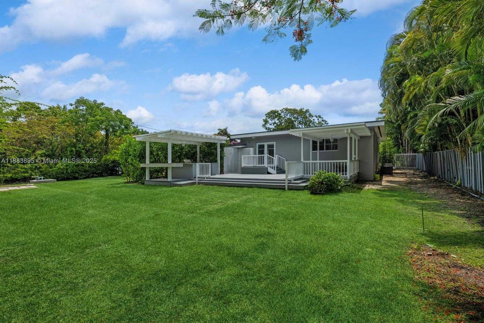 Small Image of 10300 SOUTH WEST 59TH AVE, Pinecrest Number 29