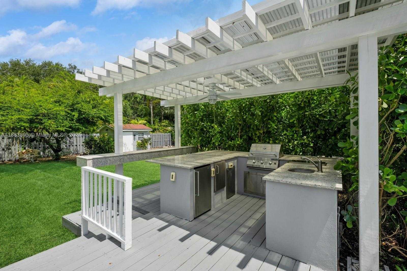 Small Image of 10300 SOUTH WEST 59TH AVE, Pinecrest Number 31