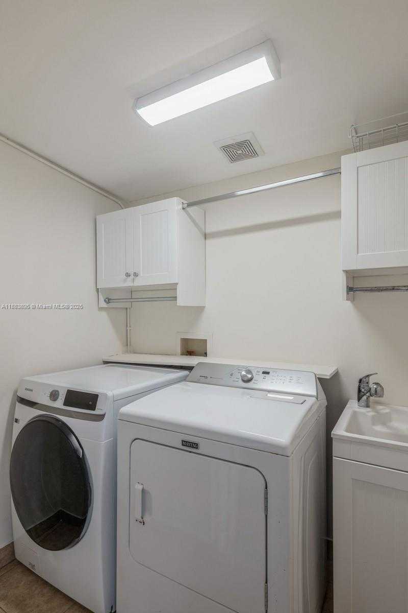 Small Image of 10300 SOUTH WEST 59TH AVE, Pinecrest Number 35