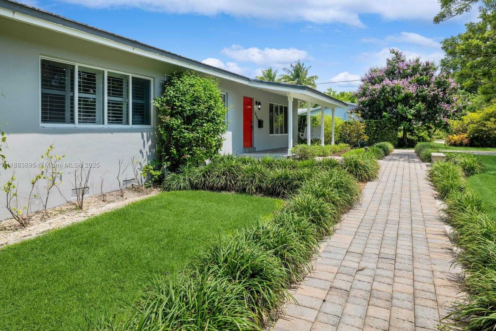 Small Image of 10300 SOUTH WEST 59TH AVE, Pinecrest Number 4