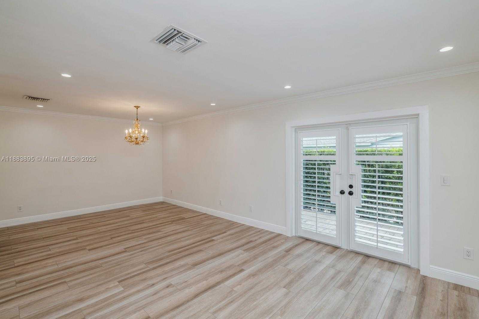 Small Image of 10300 SOUTH WEST 59TH AVE, Pinecrest Number 7
