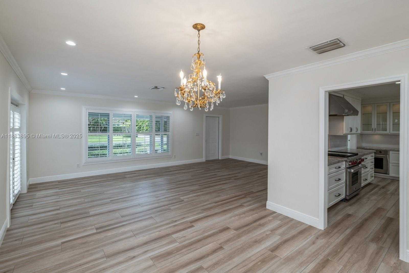 Small Image of 10300 SOUTH WEST 59TH AVE, Pinecrest Number 8