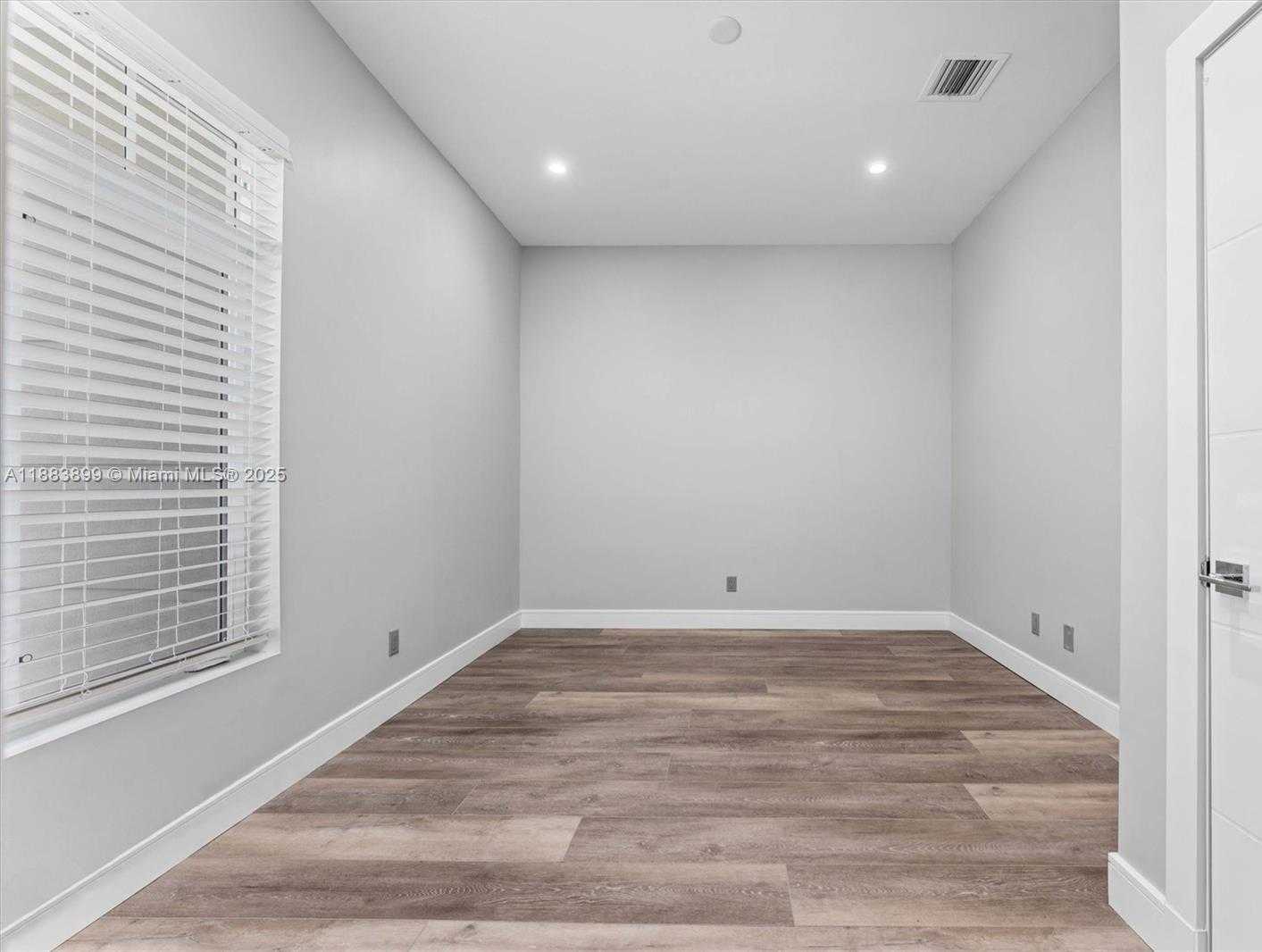 Small Image of 2431 NORTH EAST 20TH AVE, Lighthouse Point Number 17