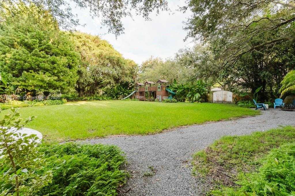 Small Image of 10524 SOUTH WEST 60TH AVE, Pinecrest Number 17