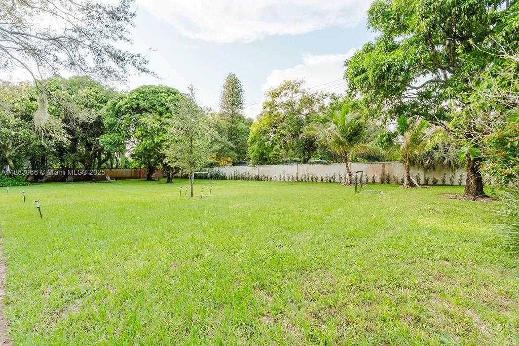 Small Image of 10524 SOUTH WEST 60TH AVE, Pinecrest Number 21