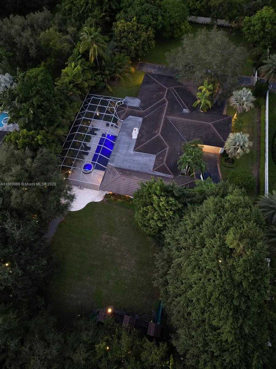 Small Image of 10524 SOUTH WEST 60TH AVE, Pinecrest Number 26
