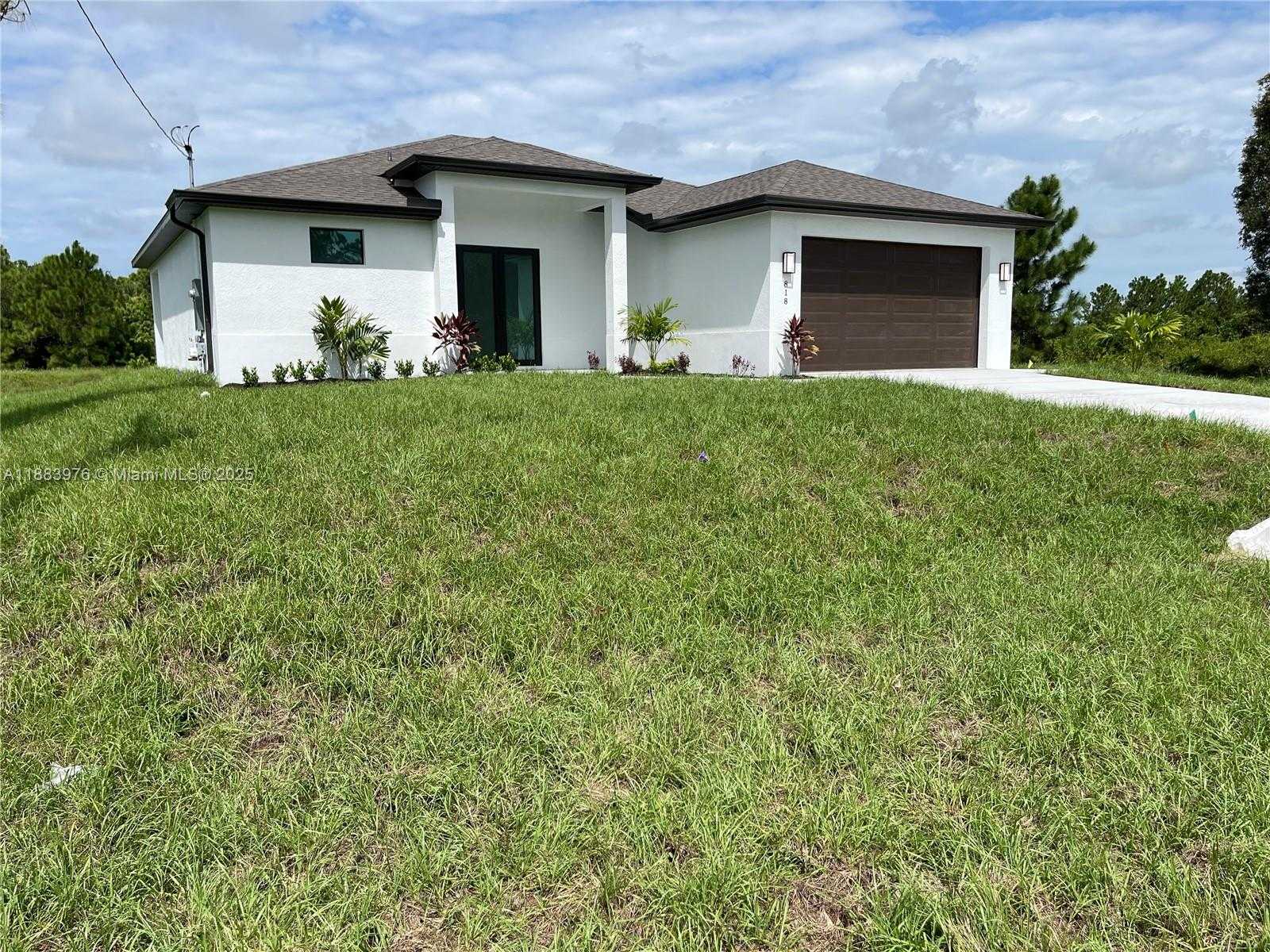 Small Image of 818 ANACONDA AVE S, Lehigh Acres Number 3