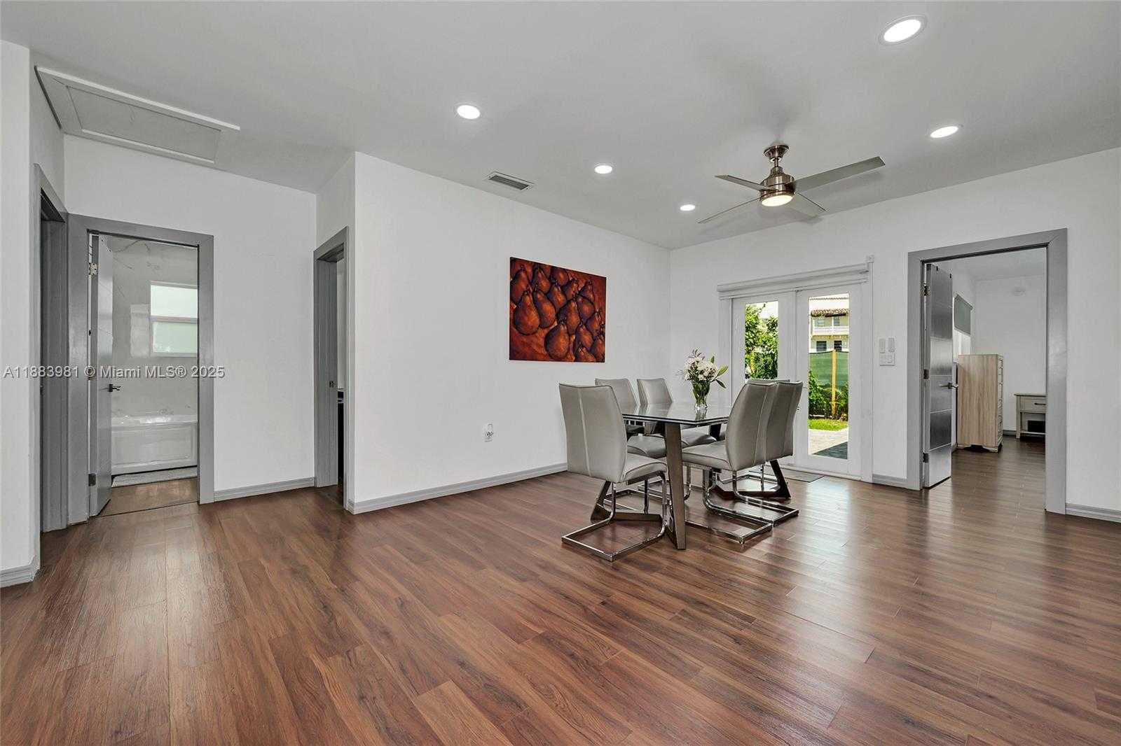 Small Image of 335 ROMANO AVE, Coral Gables Number 11