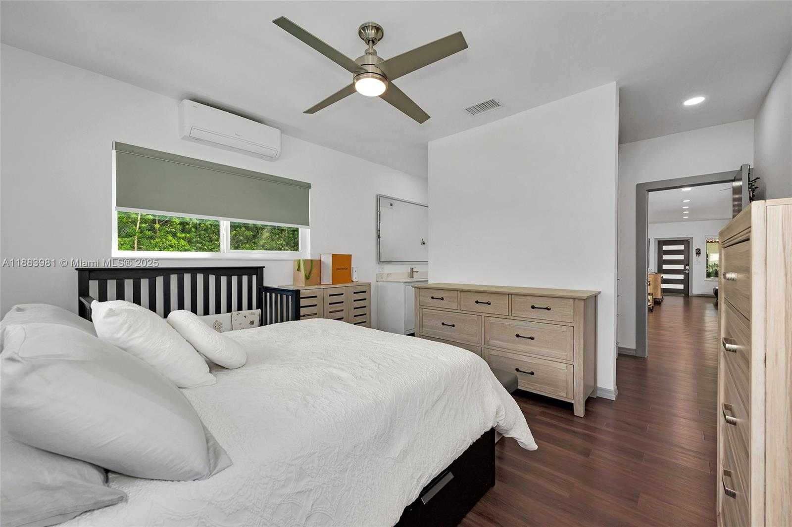 Small Image of 335 ROMANO AVE, Coral Gables Number 14