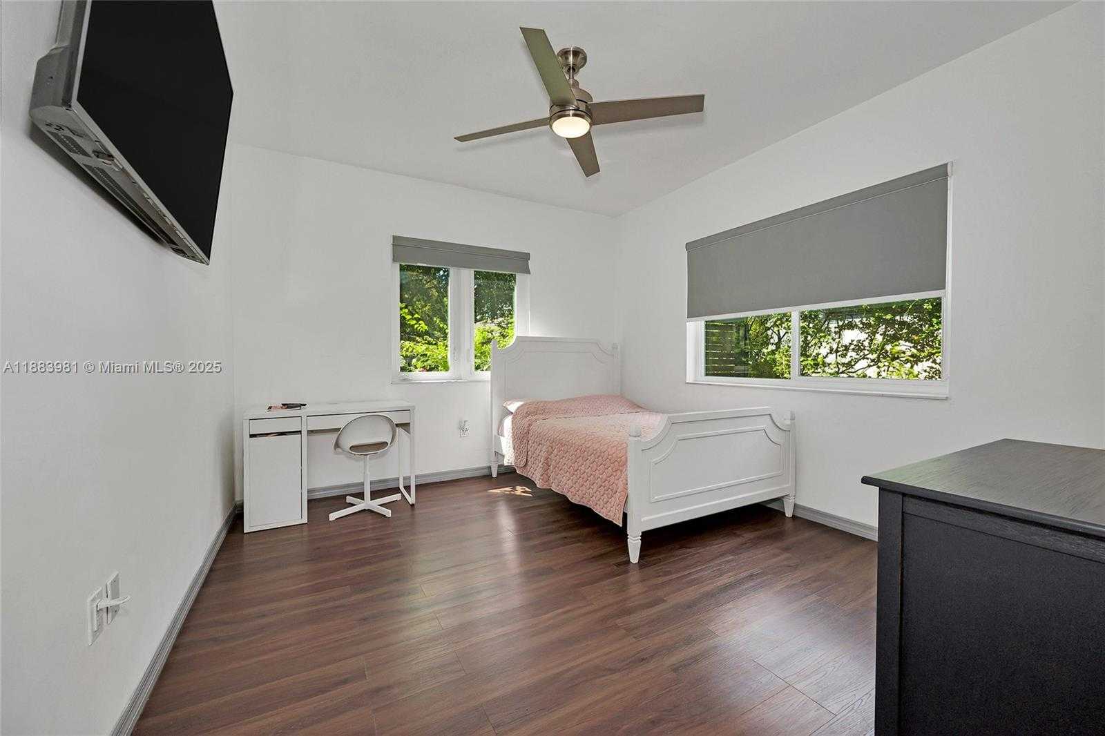 Small Image of 335 ROMANO AVE, Coral Gables Number 22