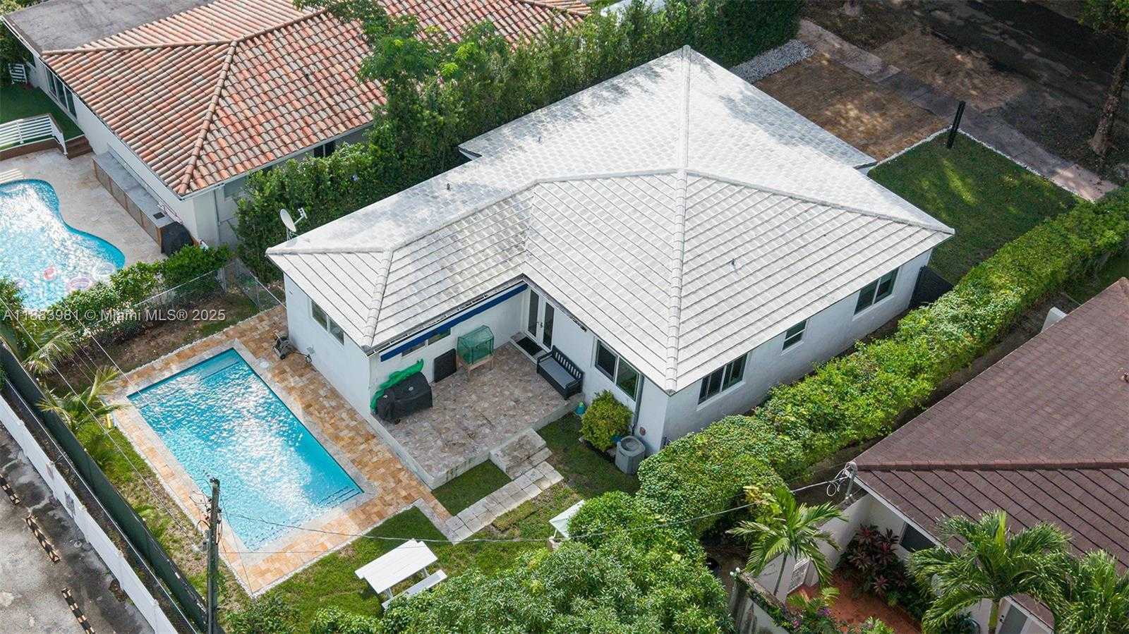 Small Image of 335 ROMANO AVE, Coral Gables Number 29