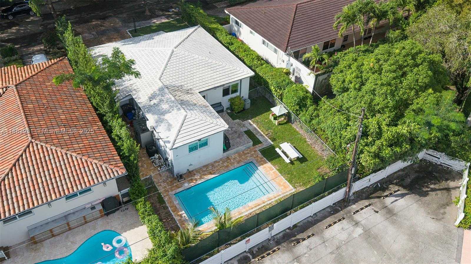 Small Image of 335 ROMANO AVE, Coral Gables Number 30