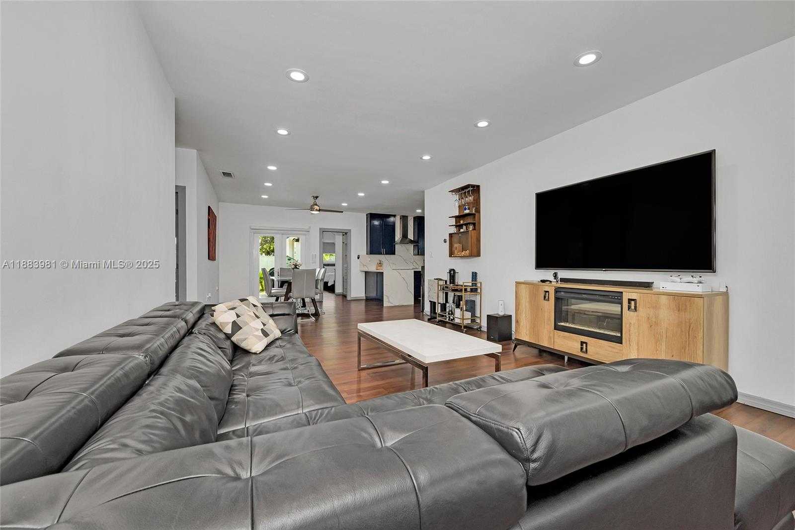 Small Image of 335 ROMANO AVE, Coral Gables Number 6