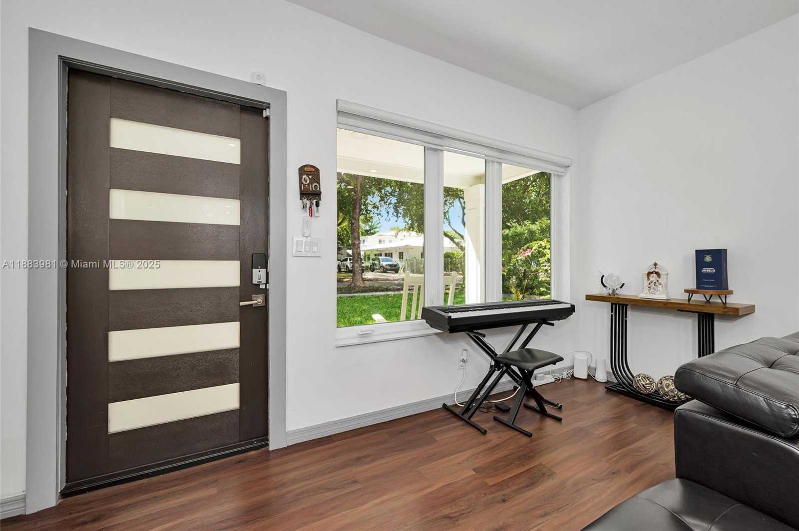 Small Image of 335 ROMANO AVE, Coral Gables Number 7