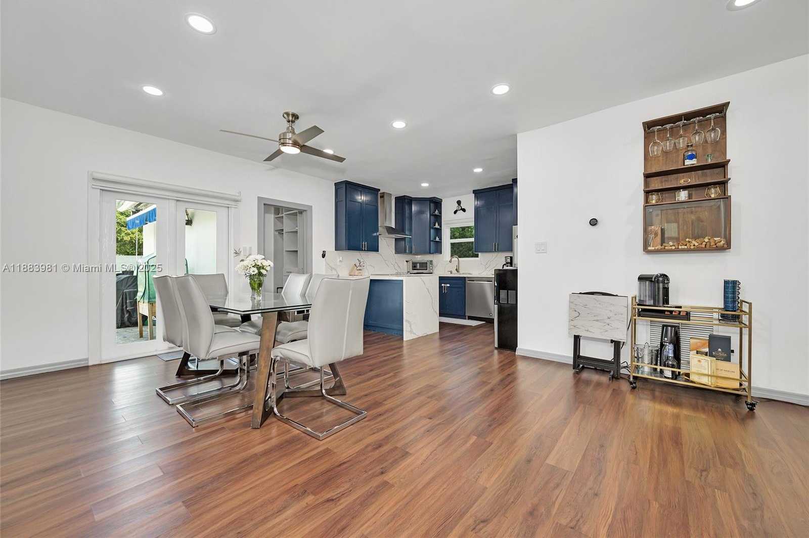 Small Image of 335 ROMANO AVE, Coral Gables Number 8