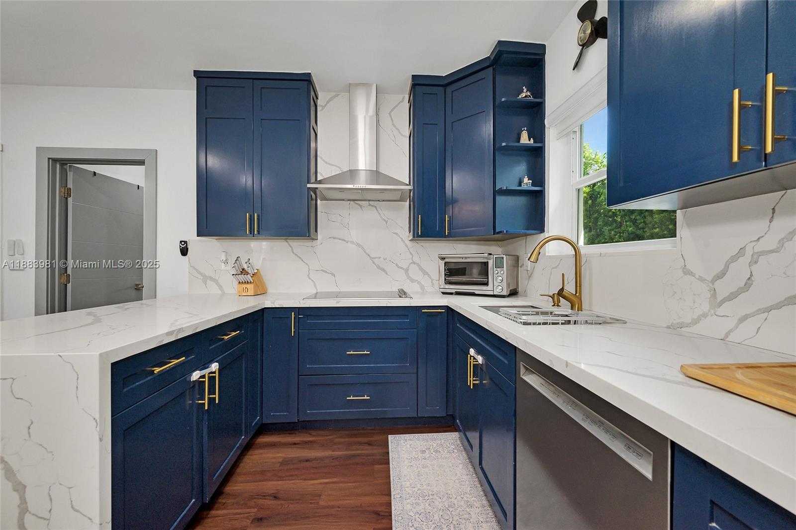 Small Image of 335 ROMANO AVE, Coral Gables Number 9