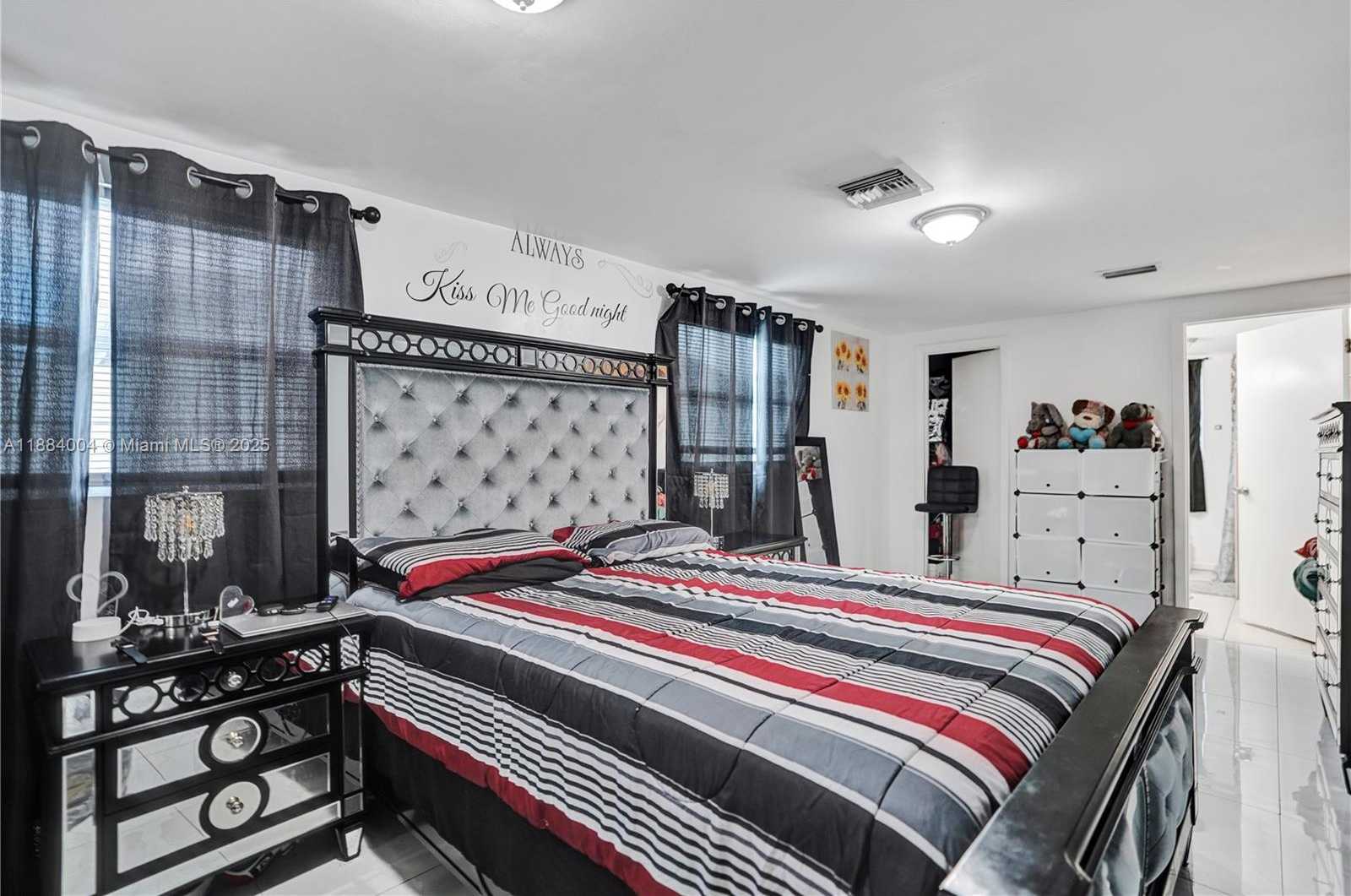 Small Image of 320 NORTH 71ST AVE, Hollywood Number 12